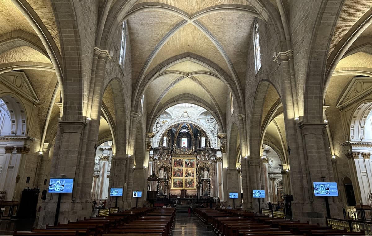 Valencia Cathedral & Holy Grail Tour with English-Speaking Guide & Fast Track Entry