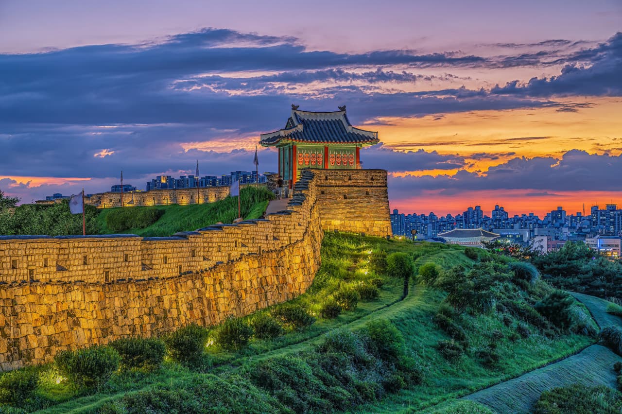 Korean Folk Village and Suwon Hwaseong Fortress Full-Day Tour from Seoul