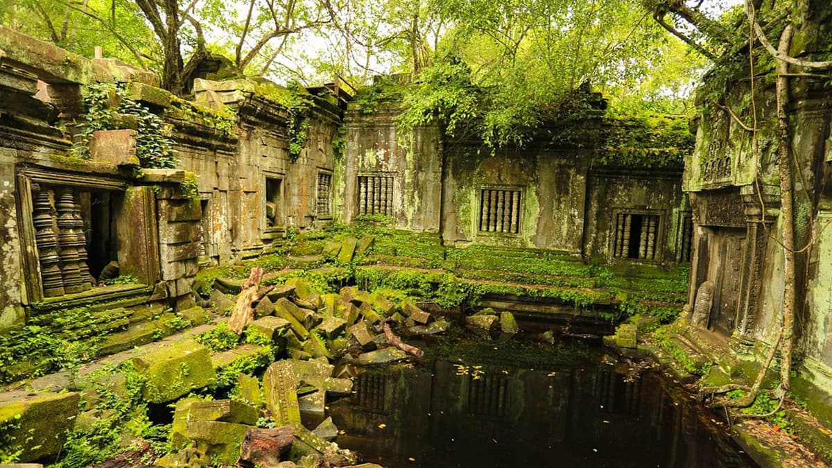 Beng Mealea, Banteay Srei, Banteay Samre, and Phnom Bakheng Tour