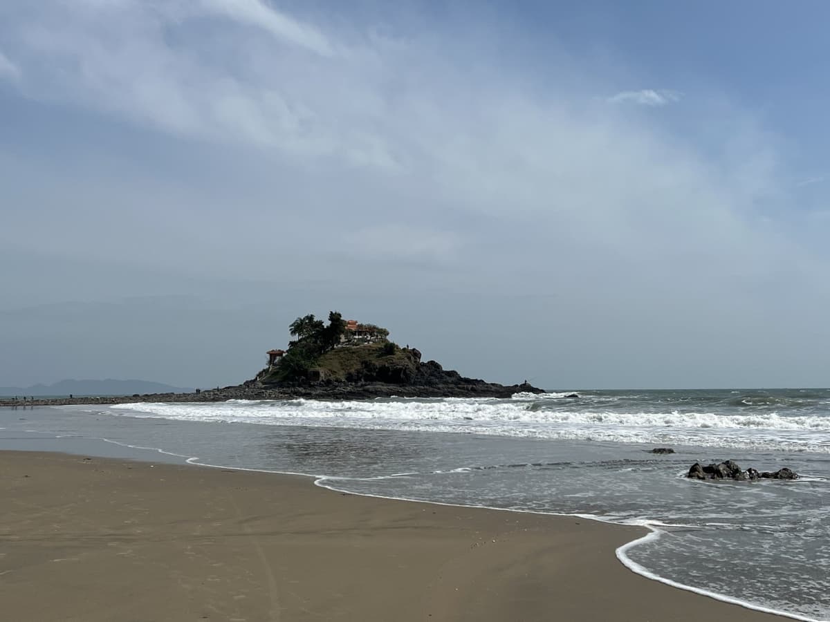 Vung Tau Full-Day Tour from Ho Chi Minh: Thuy Van Beach, Jesus Christ Statue, Thang Tam Temple