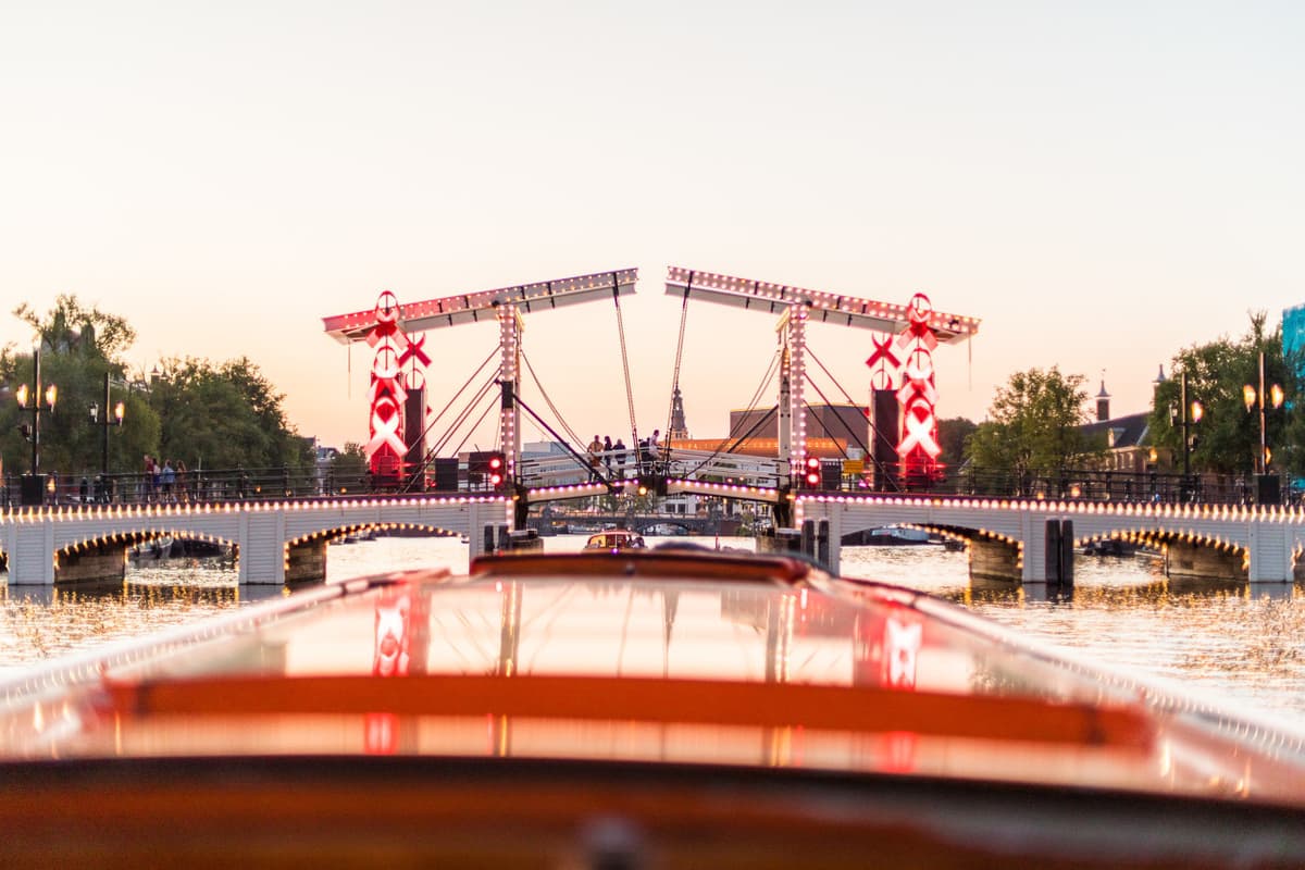 Amsterdam Canal Cruise with 4-Course Dinner