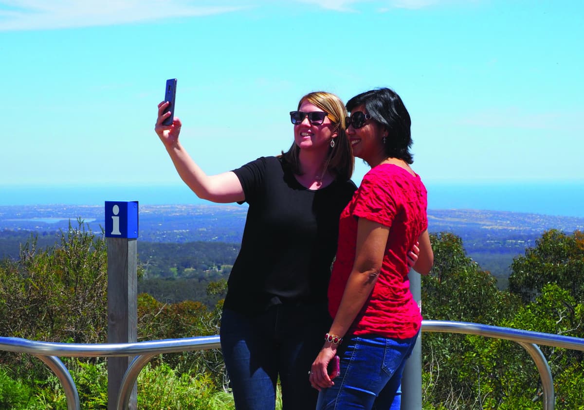 Adelaide Hills and Hahndorf Tour