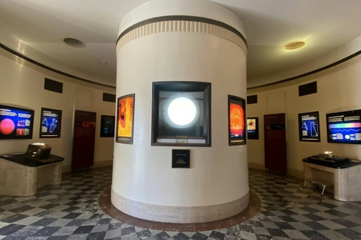 Griffith Observatory: Guided Tour + Planetarium Show Ticket