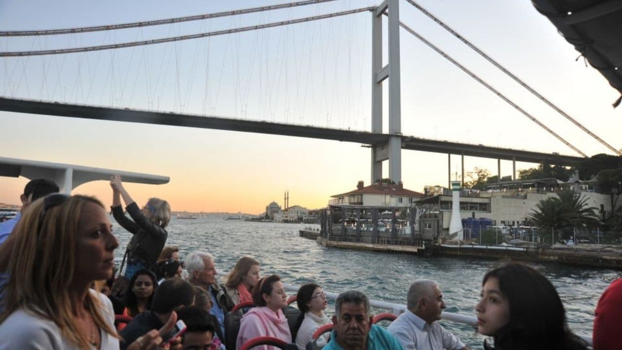 Golden Horn and Bosphorus Sightseeing Cruise with Audio Guide