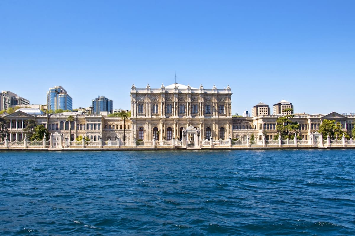 Bosphorus Sightseeing Cruise on a Luxury Yacht