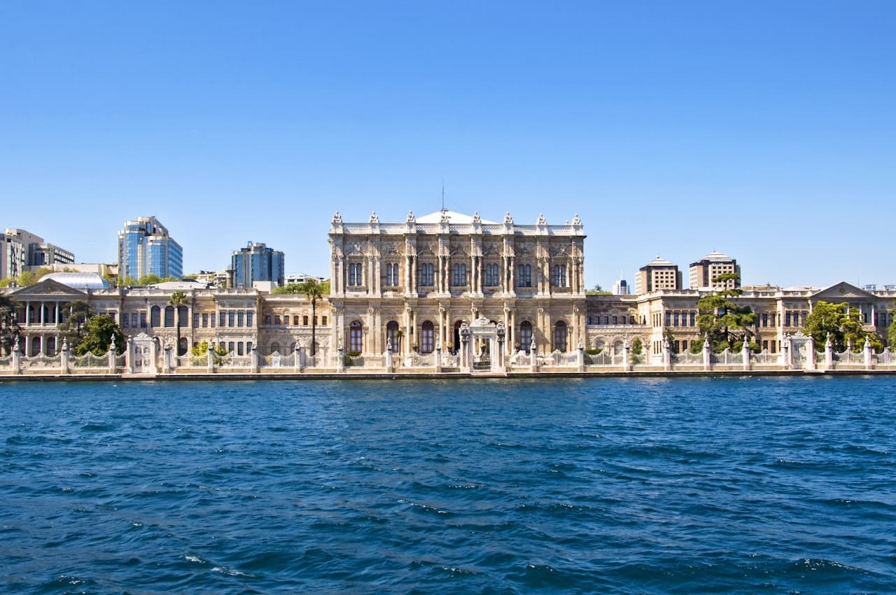 Bosphorus Sightseeing Cruise on a Luxury Yacht