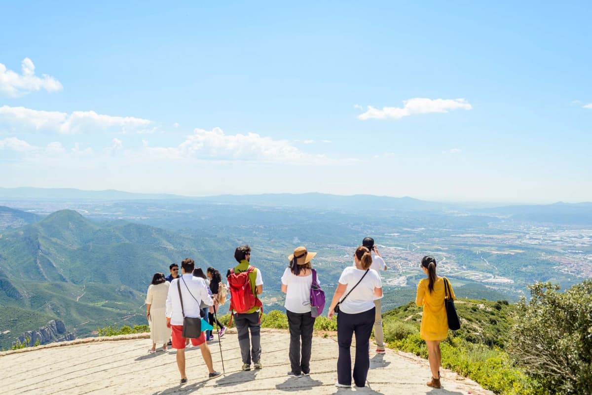 Montserrat, Girona, and Costa Brava Tour from Barcelona