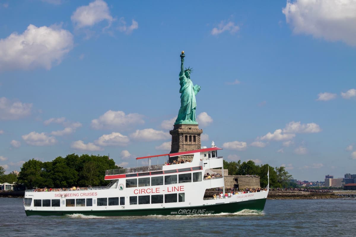 Circle Line "Best of NYC" Sightseeing Cruise (2.5 hours): Reserved Straight-to-Board Ticket