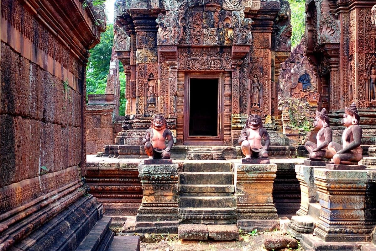 Banteay Srei Temple Tour
