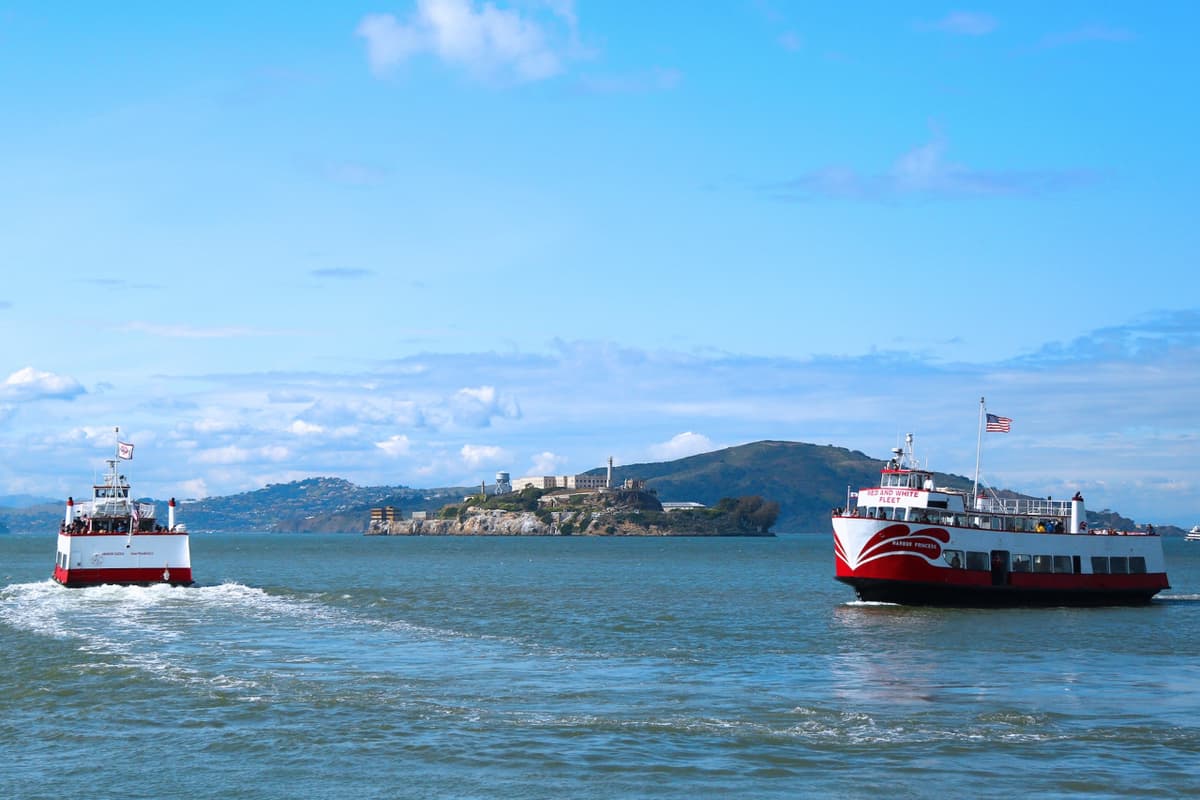 San Francisco Bay 1.5 Hour Bridge to Bridge Sightseeing Boat Cruise by Red and White Fleet
