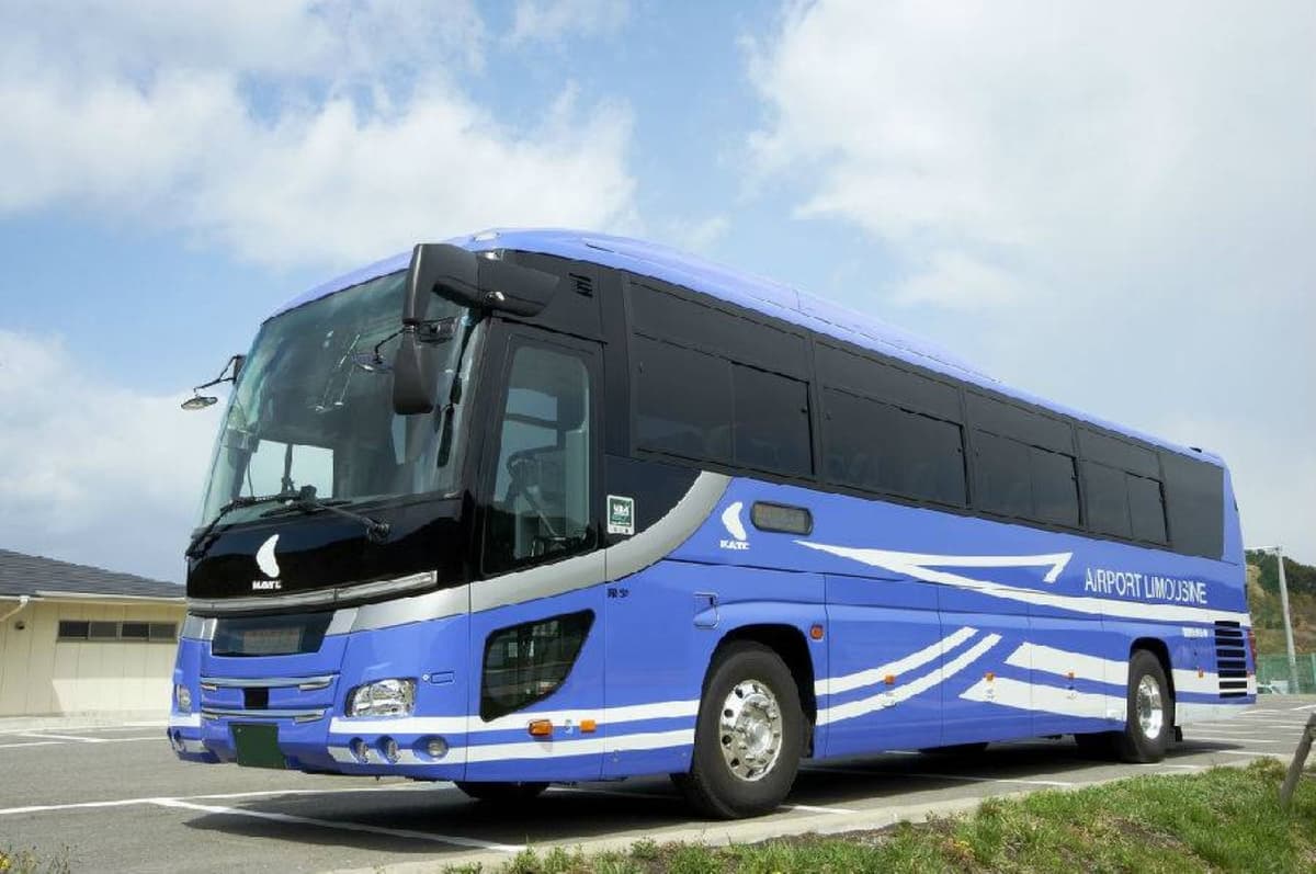 Kansai Limousine Bus - Kansai Airport to/from Namba OCAT/Kyoto/Tempozan/USJ
