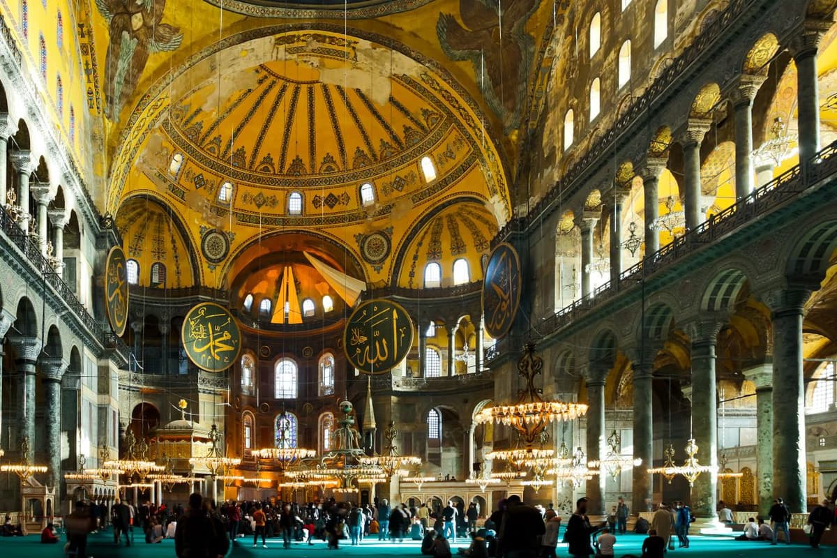 COMBO: Official Hagia Sophia Skip the Line + Dolmabahce Palace Ticket