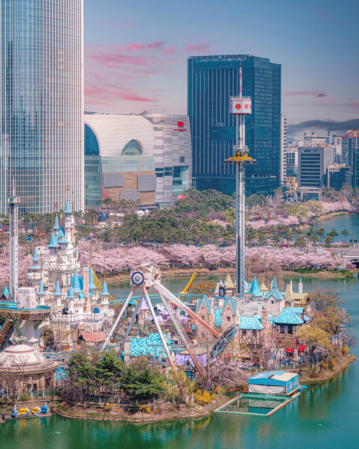 COMBO: Lotte World Adventure Seoul + Lotte World Aquarium + Seoul Sky Observatory Tickets