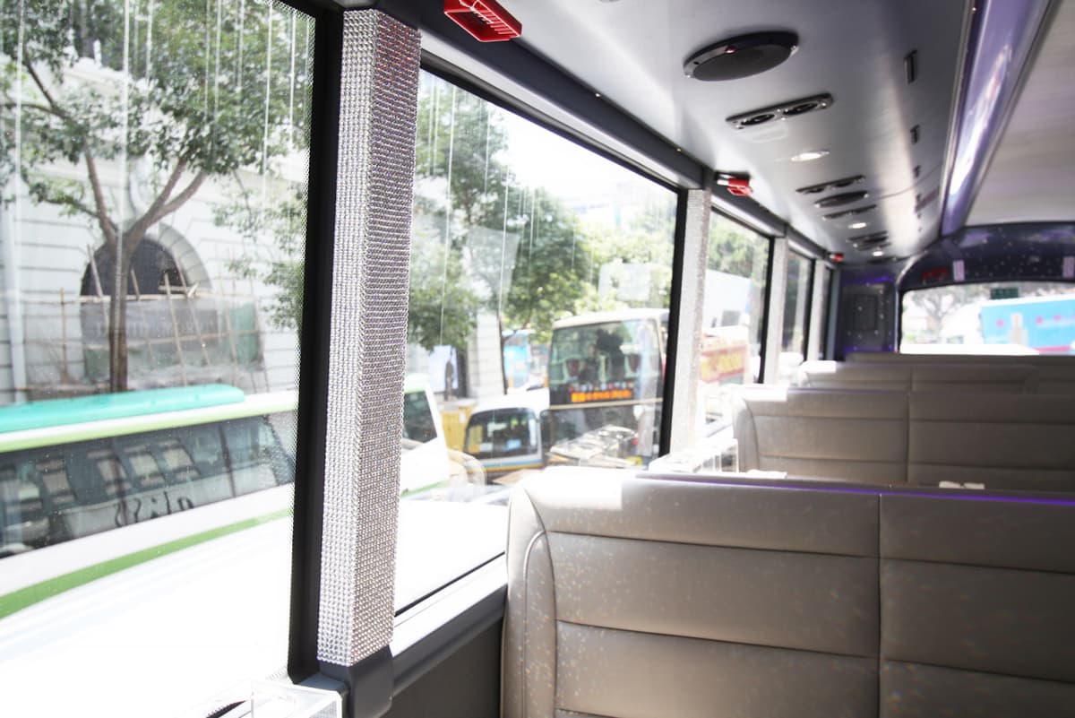 Crystal Bus Sightseeing and Dining Tour
