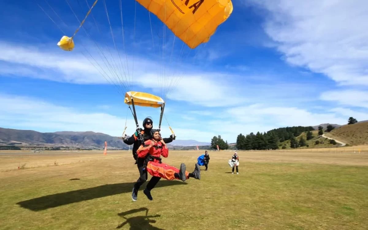 Tandem Skydiving Experience Wanaka