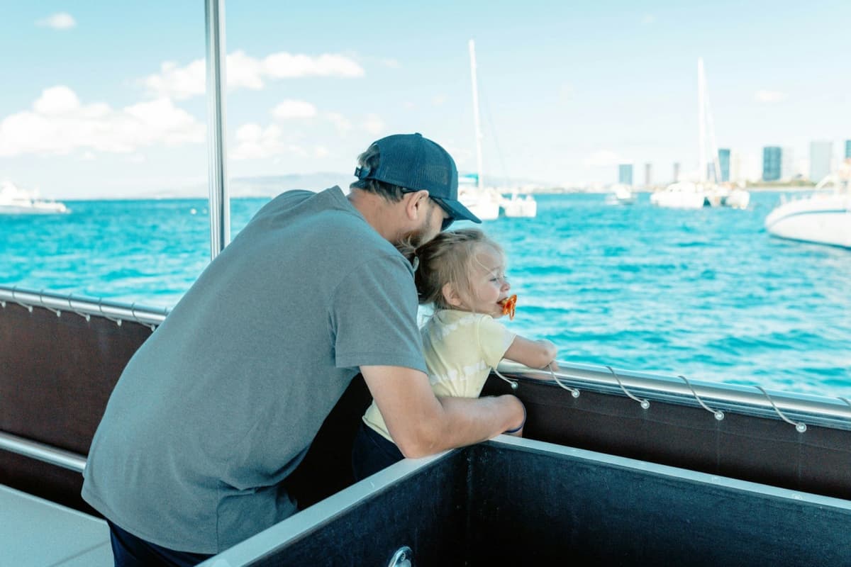Waikiki: Daytime Glass Bottom Boat Tour