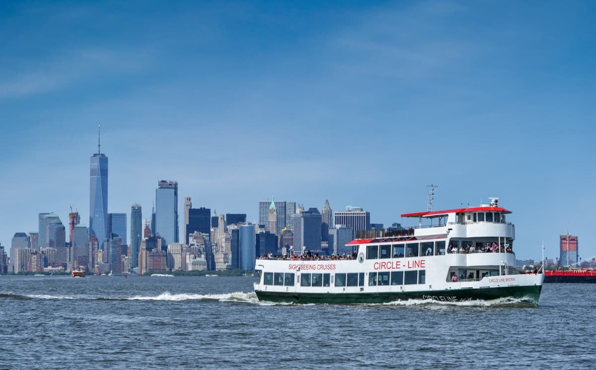 Circle Line "Statue of Liberty Midtown NYC" Cruise (1 hour): Reserved Straight-to-Board Ticket