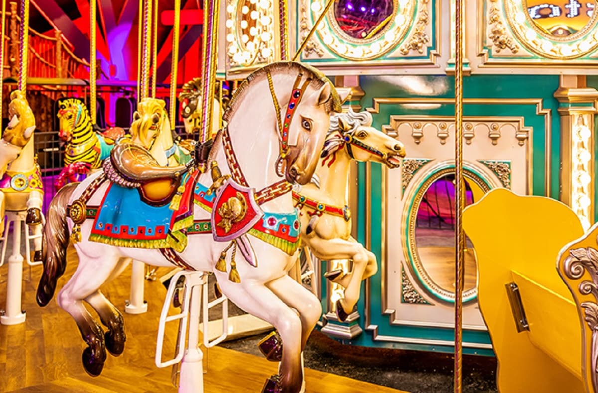 Wonderbox Theme Park in Paradise City