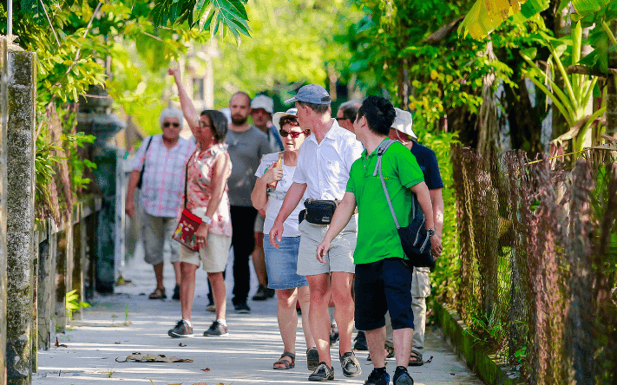 Thanh Toan Village Motorbike Tour with Cooking Class