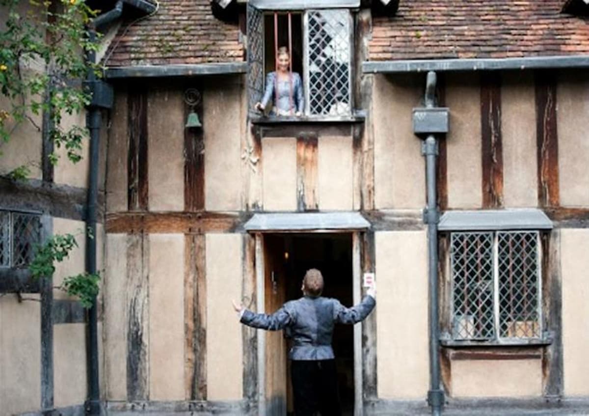 Oxford, Stratford-upon-Avon, Cotswolds, and Warwick Castle Tour from London