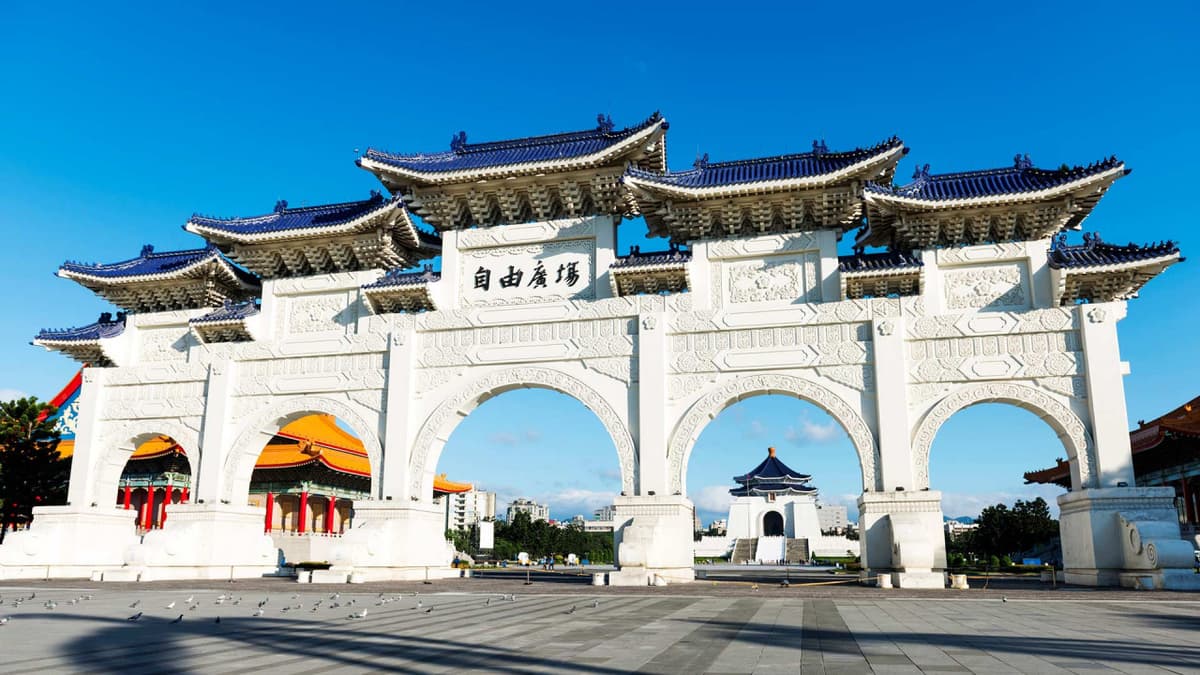Taipei City Tour with National Palace Museum