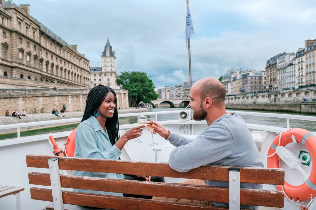 Seine River Cruise by Vedettes De Paris