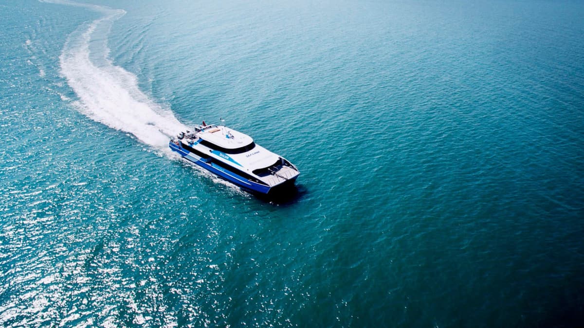 Round Trip SeaLink Ferry Transfer to Rottnest Island with Bike Hire