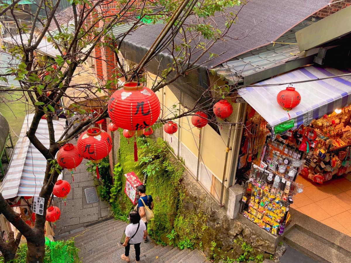 Yehliu, Jiufen, and Shifen Full-Day Tour from Taipei