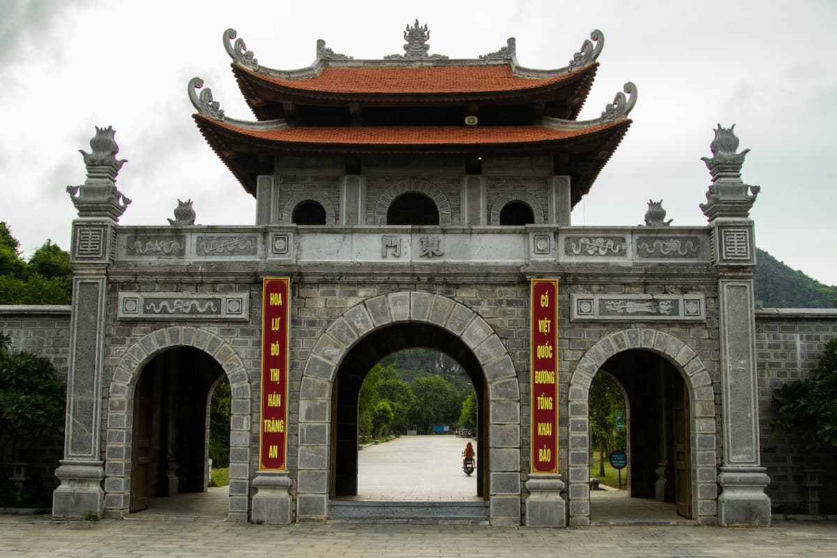Hoa Lu and Tam Coc Tour from Hanoi