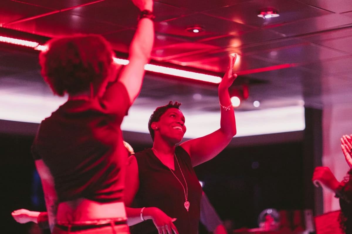 Boston Harbor: 2 or 3-Hour Signature Dinner Cruise