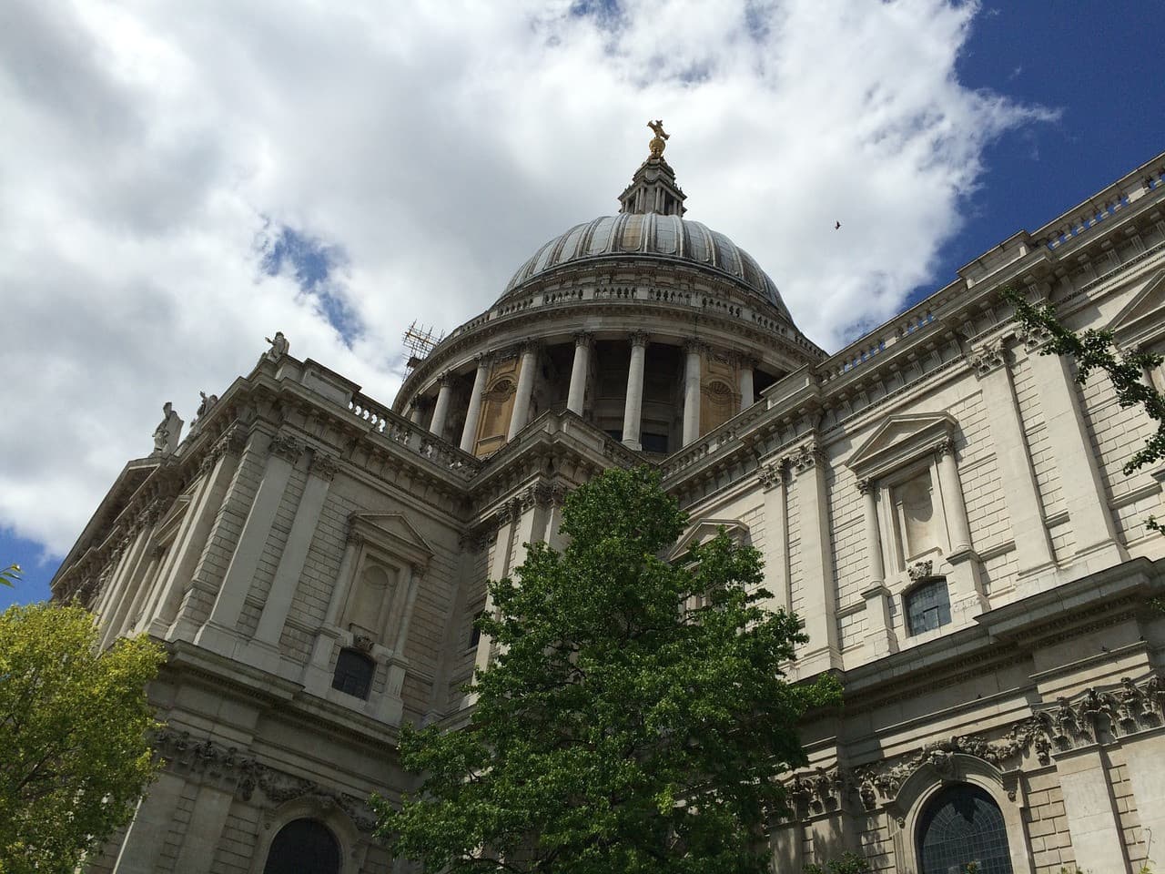 Full Day London with Changing of the Guard, Thames River Cruise and London Eye