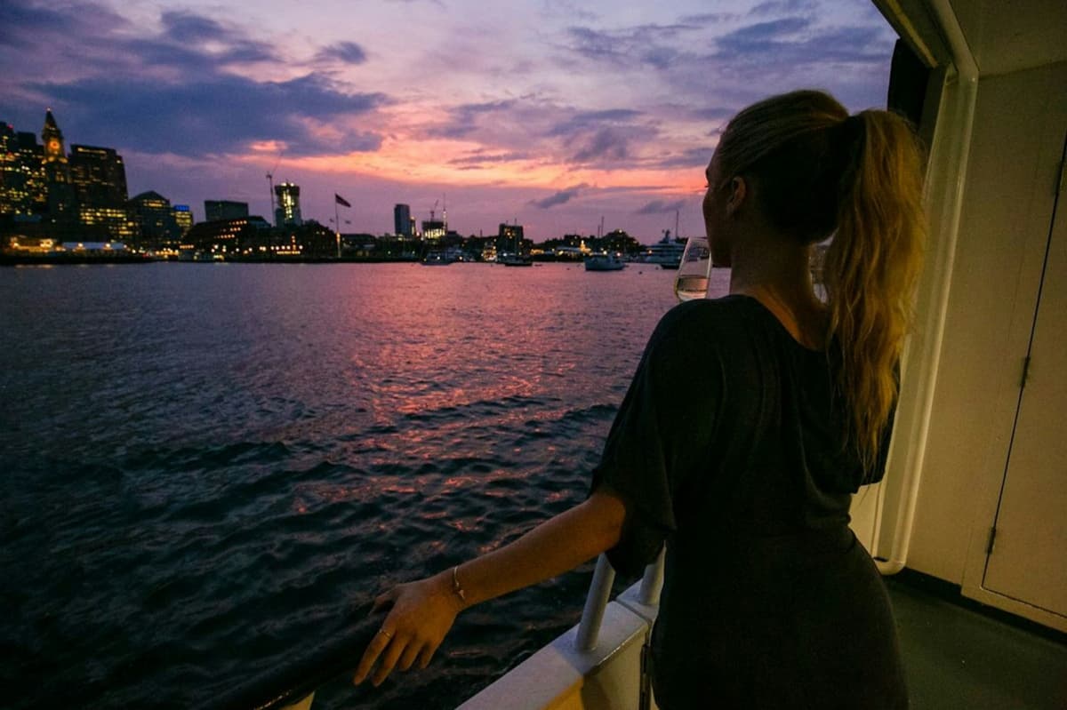 Boston Harbor: 2 or 3-Hour Signature Dinner Cruise