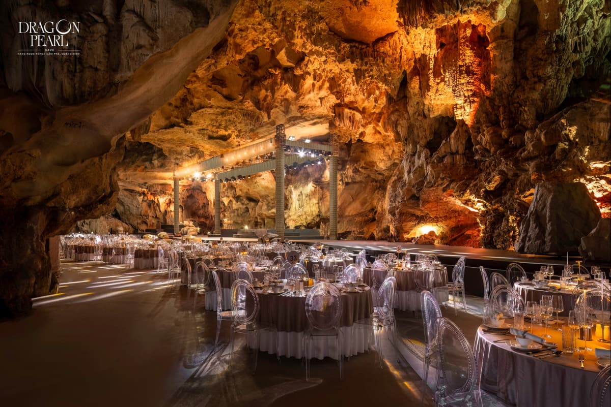 Dragon Pearl Cave Show and Dining Experience