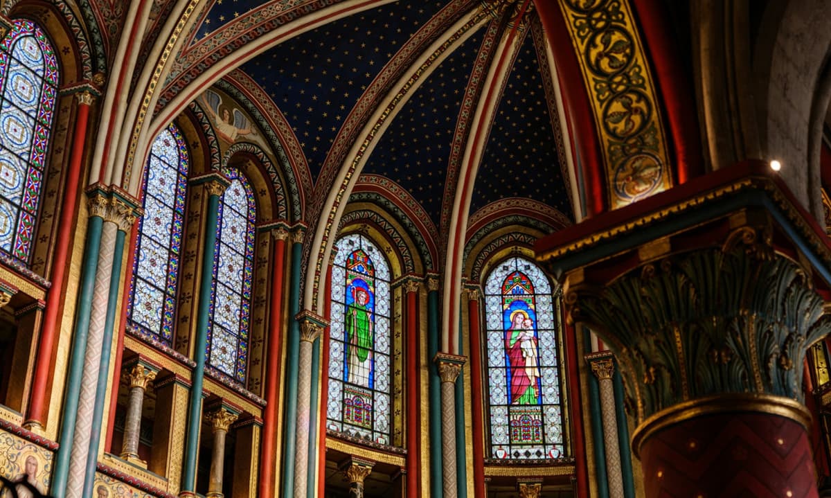 Sainte-Chapelle Tour with English Live Commentary & Reserved Entry