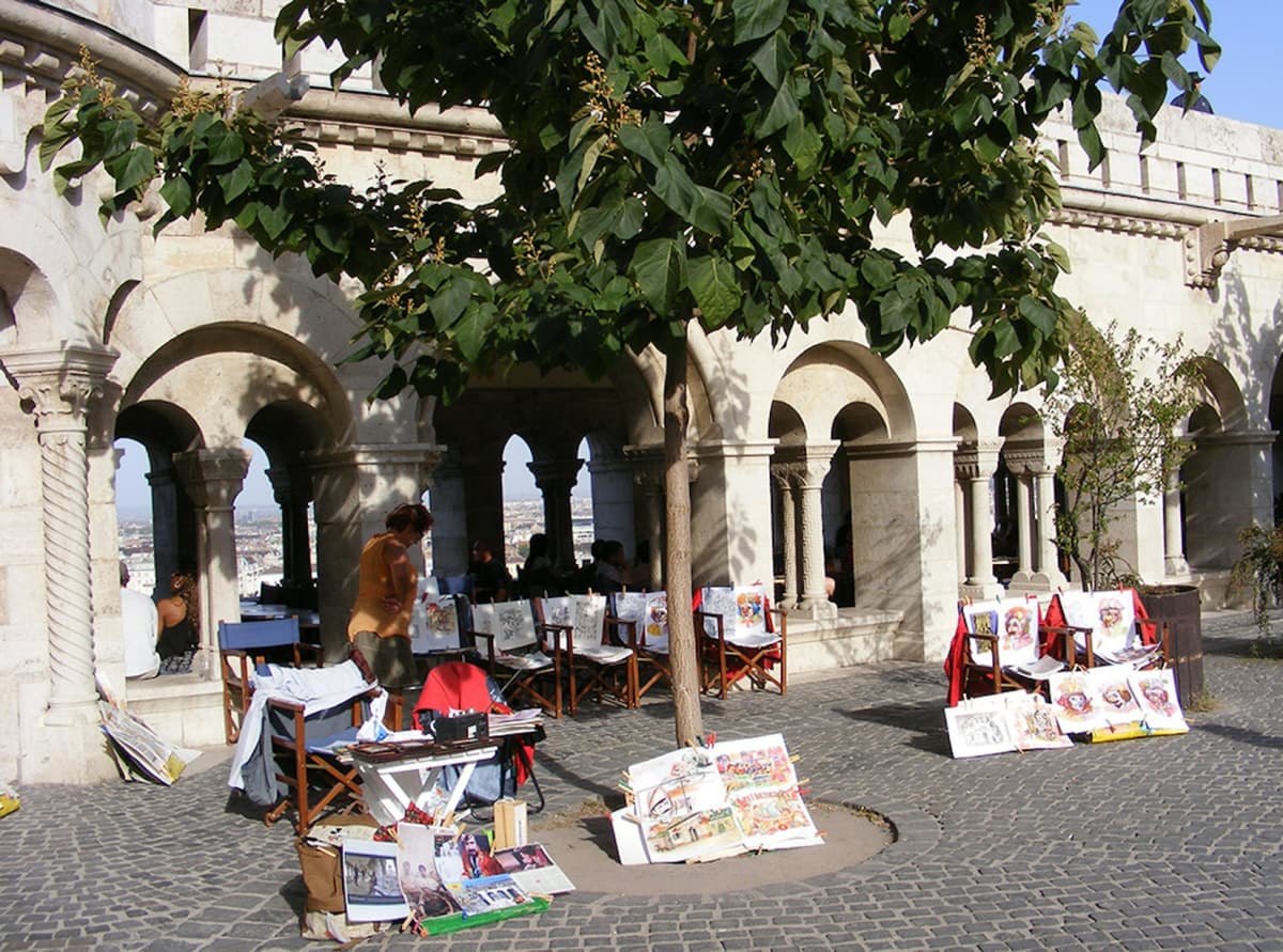 Budapest: Castle District & Hungarian Parliament Guided Tour + Transport