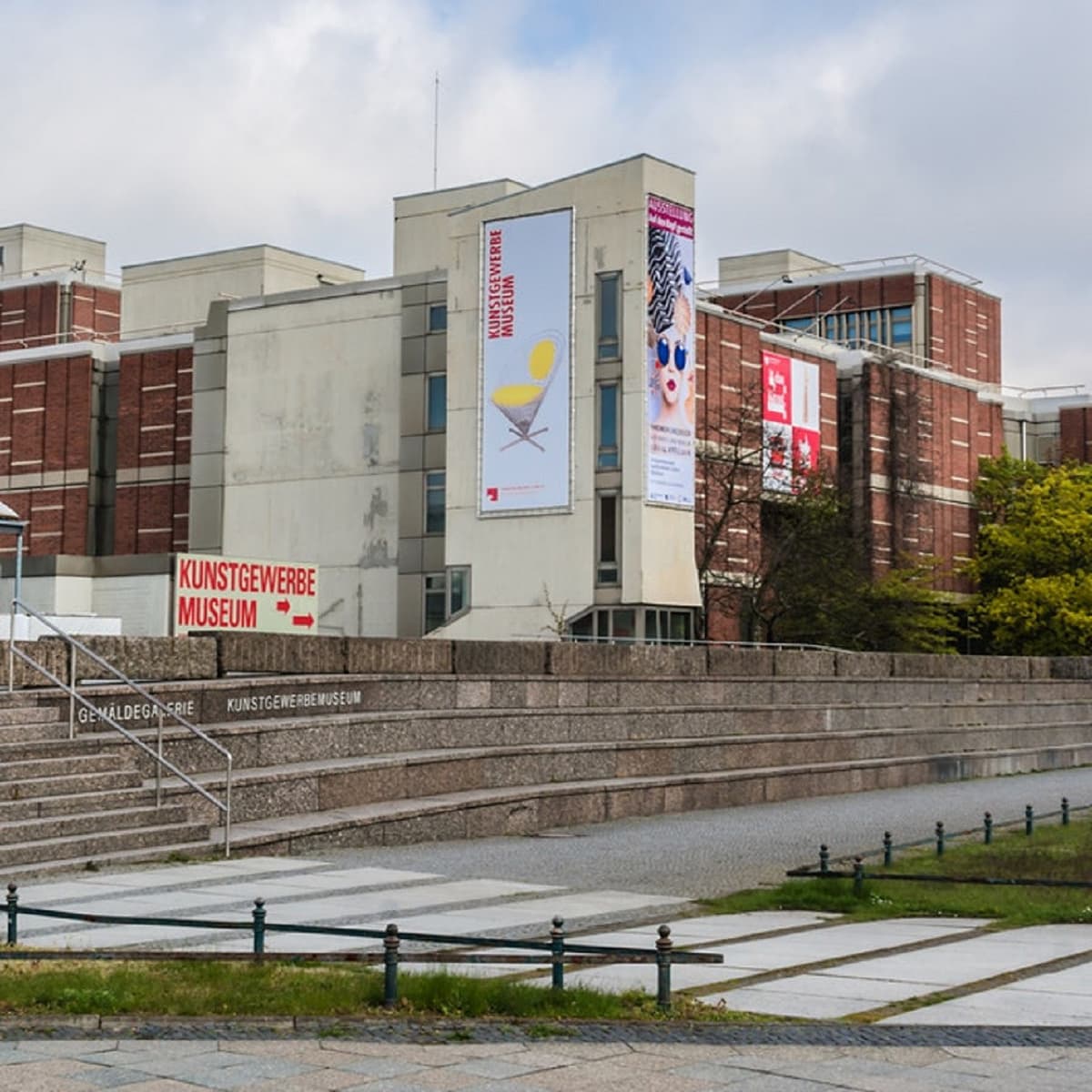 Museum of Decorative Arts (Kunstgewerbemuseum): Skip The Line