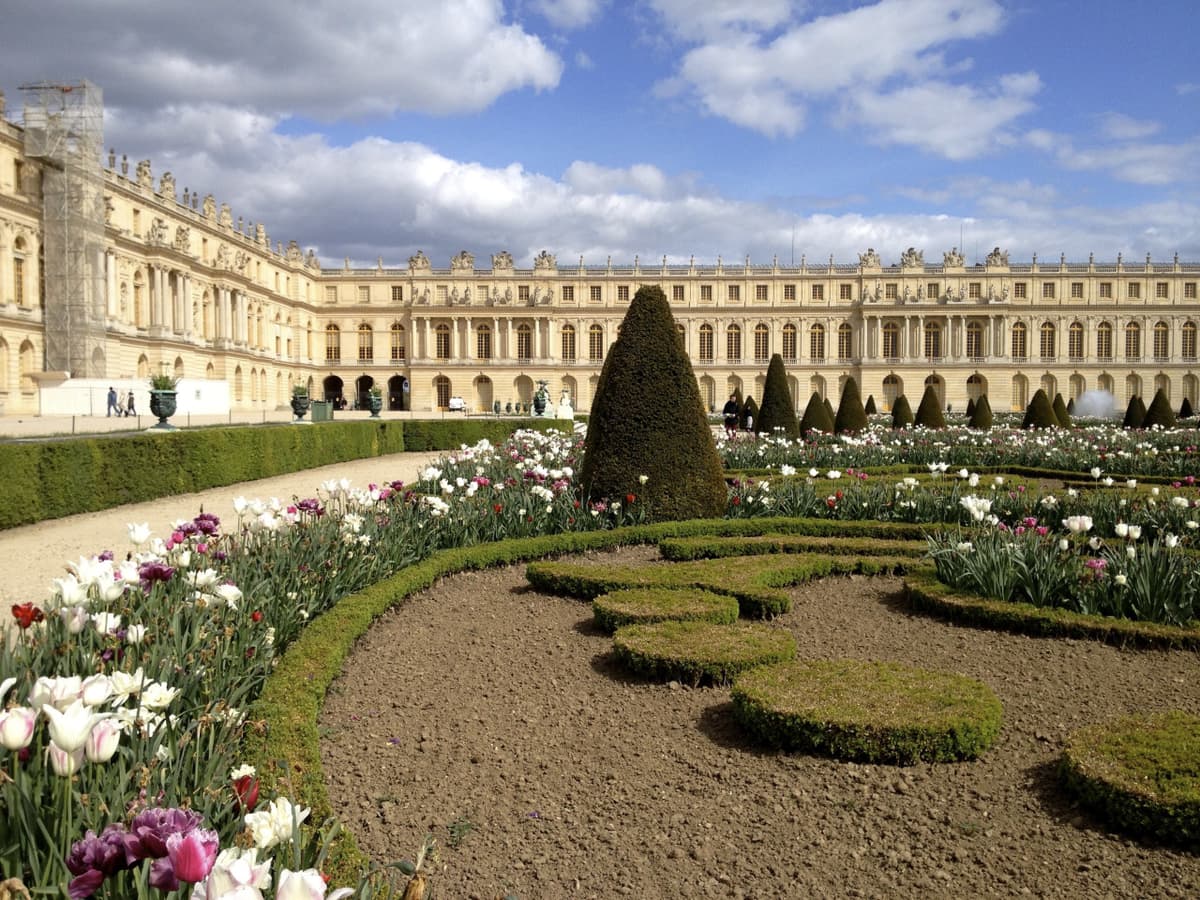 COMBO: Paris Museum Pass + Seine River Sightseeing Cruise by Bateaux Parisiens