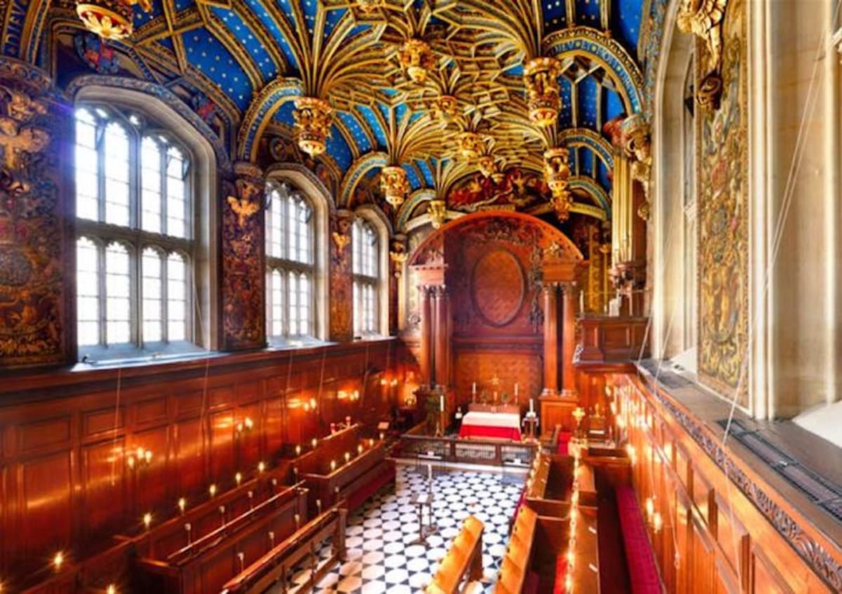 Hampton Court Palace, Windsor Castle, and London Sightseeing Tour
