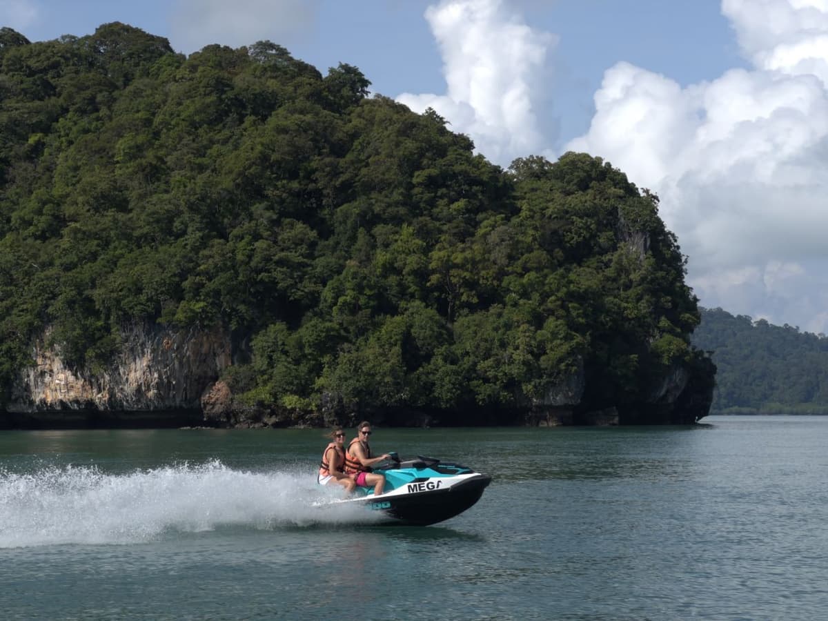 Tuba Island Discovery Tour by Jet Ski