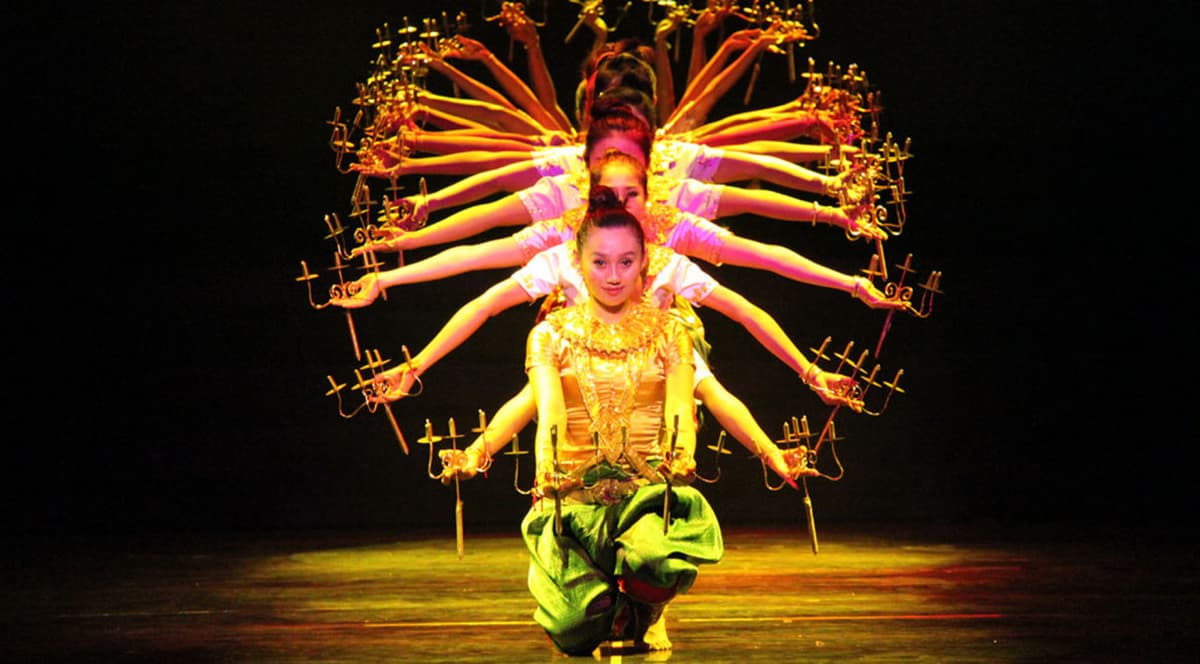 Smile of Angkor Show