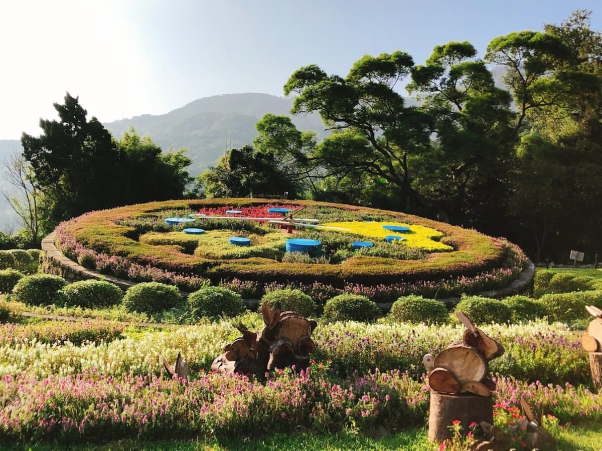 Beitou and Yangmingshan National Park Full-Day Tour from Taipei