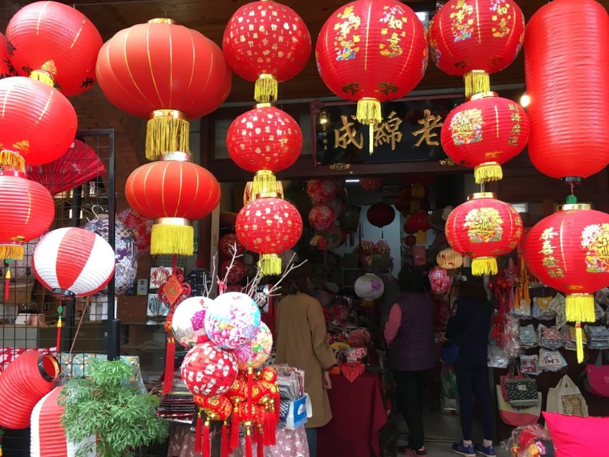 Classic Taipei Landmarks Full-Day Tour: National Palace Museum, Chiang Kai-shek Memorial Hall