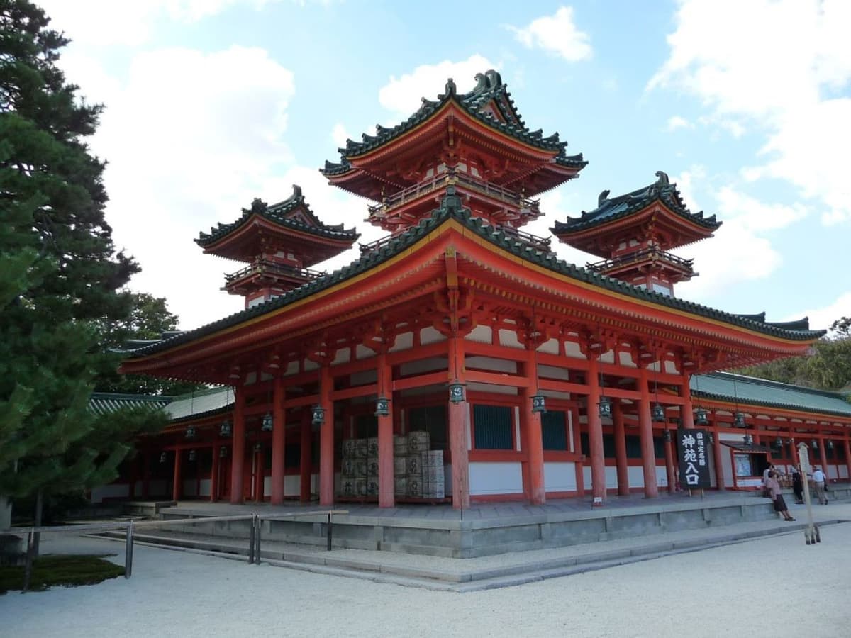 Kyoto Full-Day Tour: Nijo Castle, Kinkaku-ji, Fushimi Inari Taisha, Kiyomizu-dera Temple