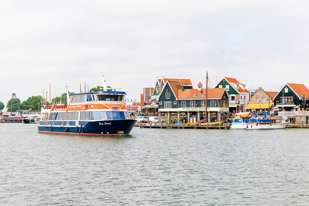 Volendam, Marken, and Windmills Half-Day Tour from Amsterdam