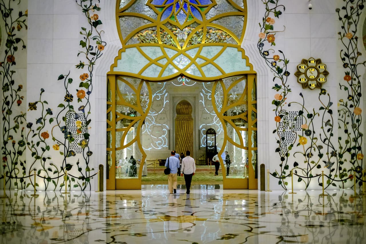 Sheikh Zayed Grand Mosque Tour from Dubai