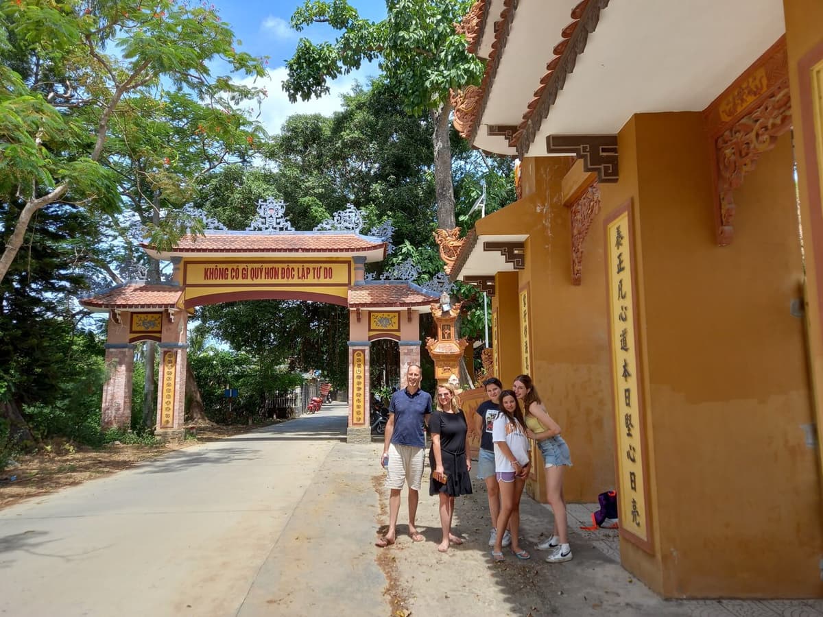 Thanh Toan Village Motorbike Tour with Cooking Class