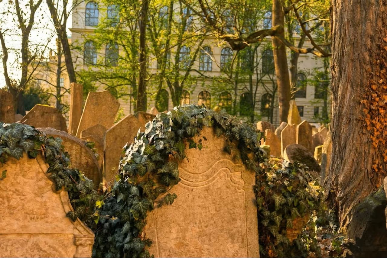 Prague Jewish Quarter Ticket + Guided Introduction + Optional Audio Guide