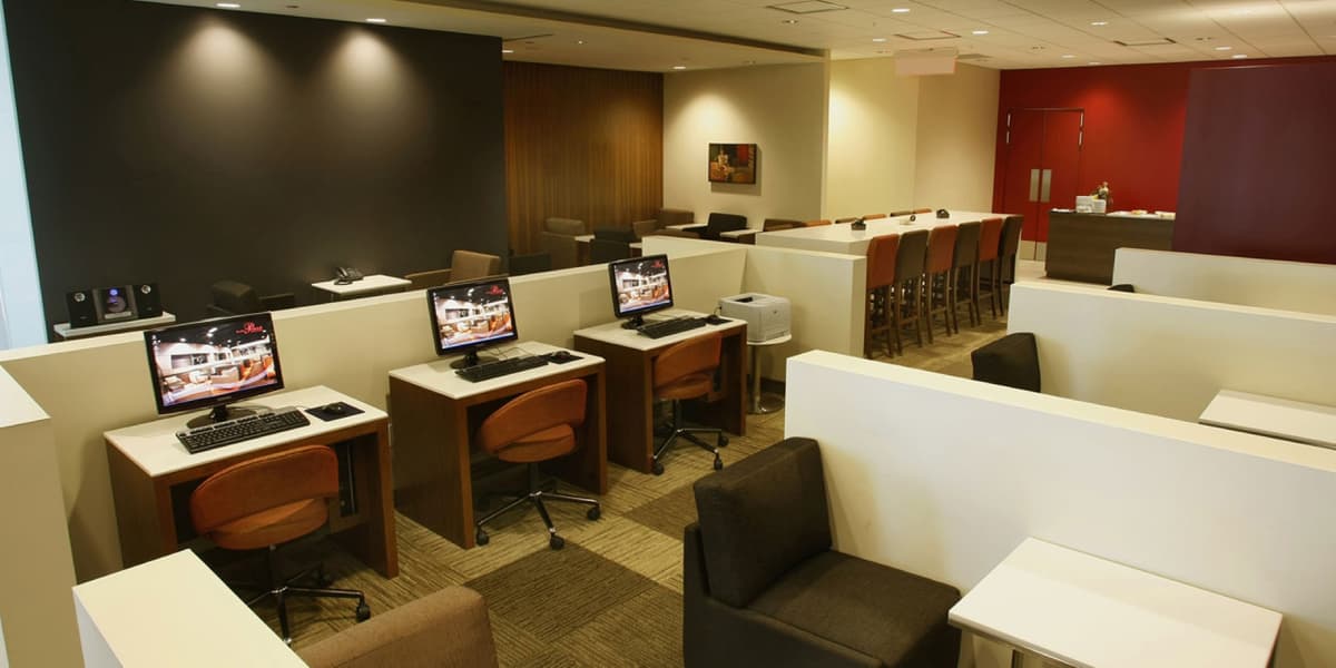 Plaza Premium Lounge - Toronto Pearson International Airport Terminal 1