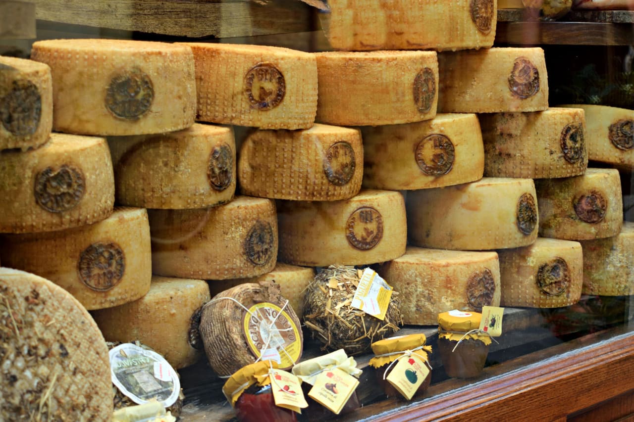 Medieval Tuscany Tour from Florence: Monteriggioni, Montalcino, Pienza