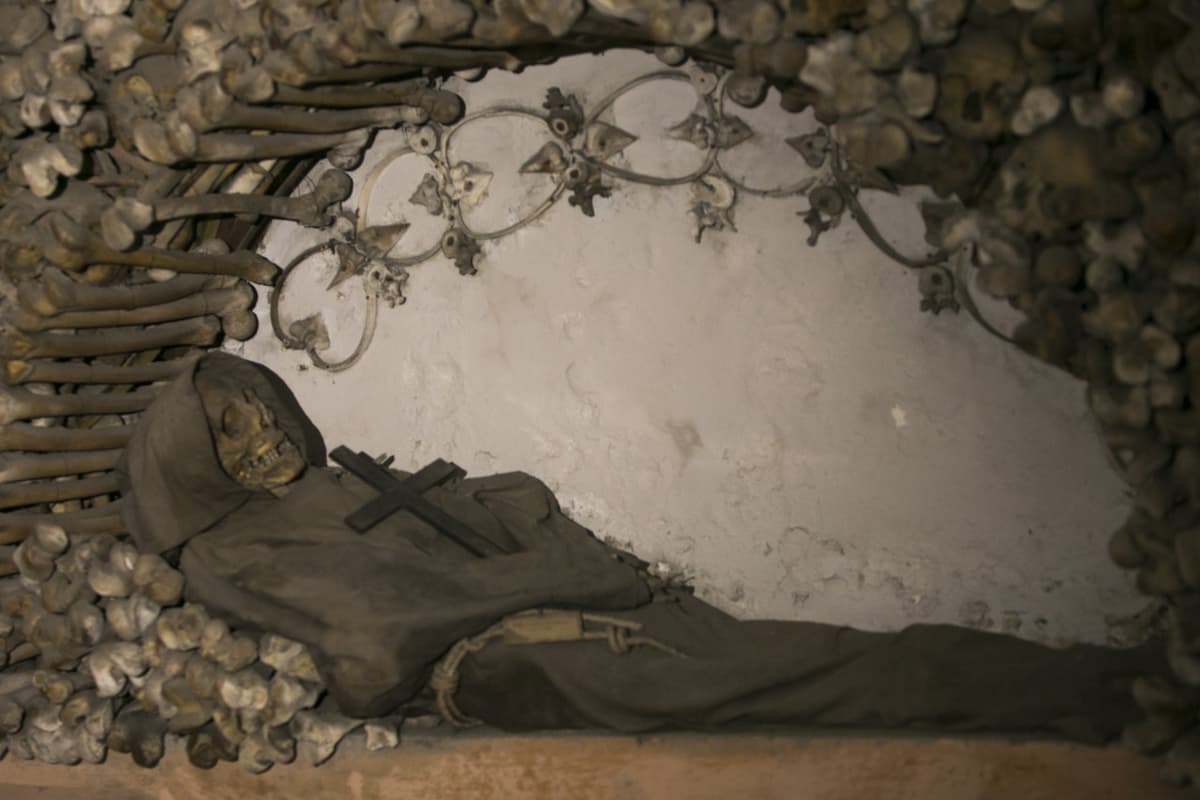 Rome Underground Tour: Capuchin Crypts, Christian Catacombs, Basilica of San Martino ai Monti